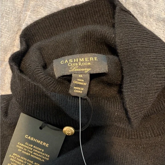 Club Room Men's Cashmere Black Turtleneck Sweater NWT - Picture 2 of 3